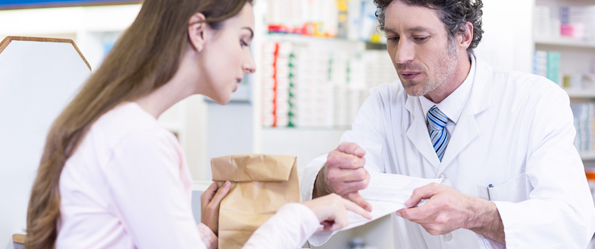 pharmacist counselling patient